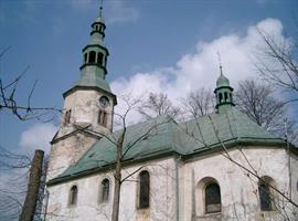 Biskup požehná restaurované vitráže kostela v Křižanech